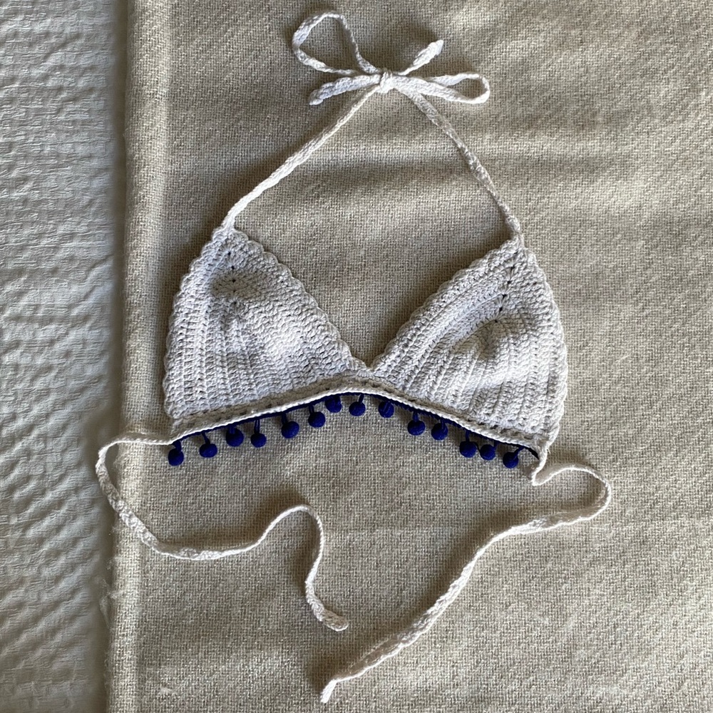 SHEIN Crochet Bikini Top. Size: Medium. Color: White.